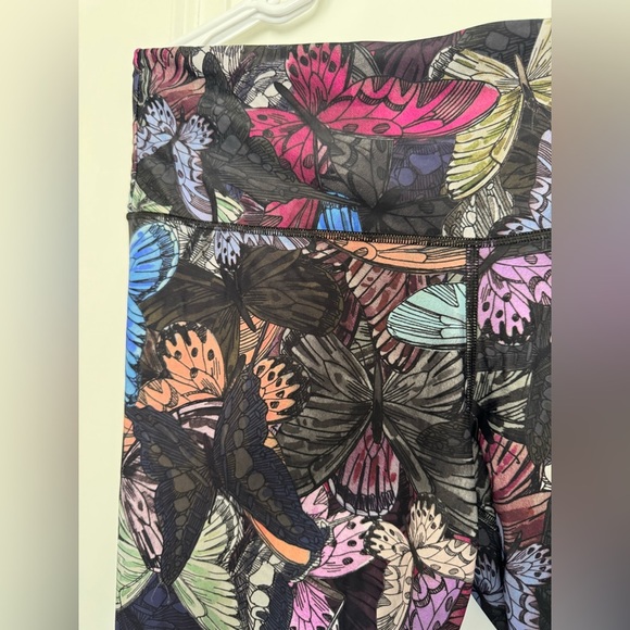 Women's Multicolor Butterfly Print Leggings - Picture 3 of 4